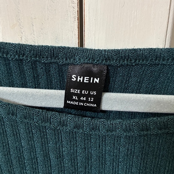 Dark Green Ribbed Sweatshirt - Picture 2 of 3